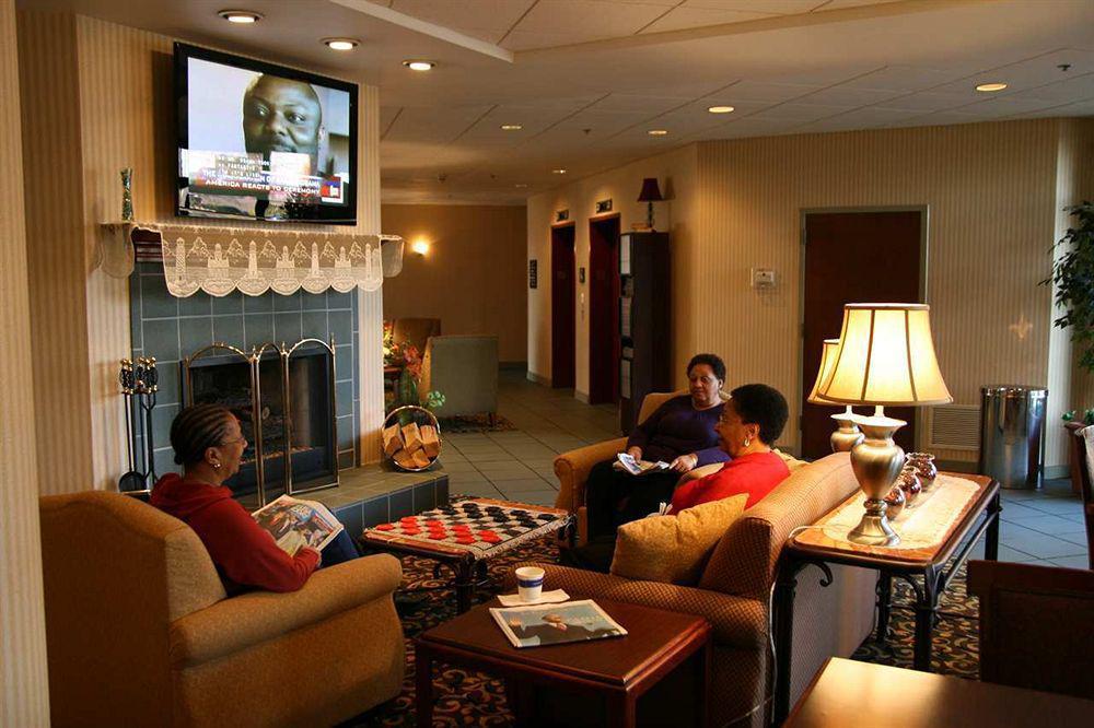 Hampton Inn Elizabeth City Interior photo